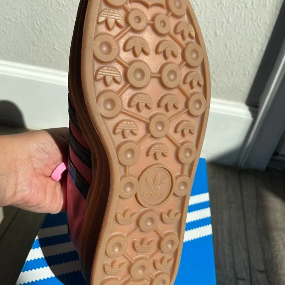 Adidas Gazelle pink and blue strip - Picture 3 of 4